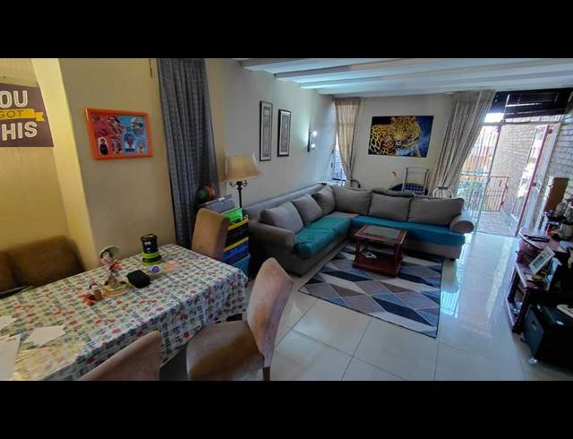 2 BEDROOM TOWNHOUSE FOR SALE IN THE HILL
